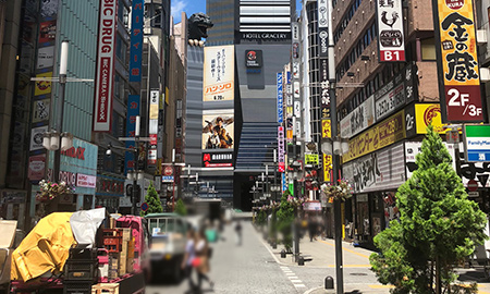 JR新宿駅 東口